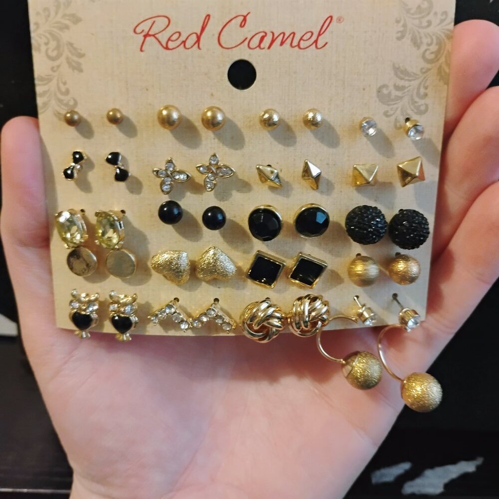 Red Camel earrings set
